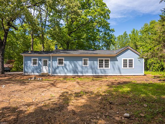 5th image of 132 Oak Hill Dr
