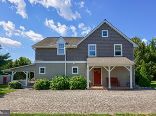 914 Meadowbreeze Ln, Lititz, PA