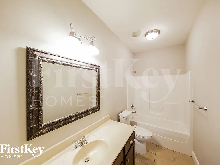 5537 Park Side Cir — Photo 14