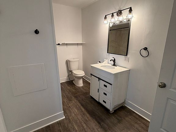 4th image of 11 Hall St