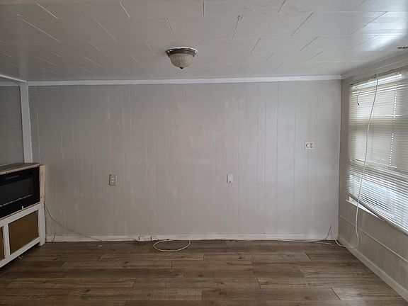 4th image of 17 Pierce St #4