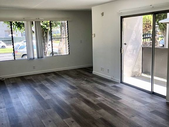 4th image of 121 N Hillcrest Blvd APT 1