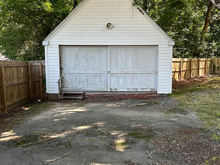 4321 Thomasville Rd — Photo 6
