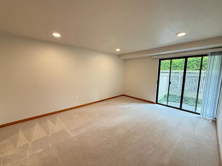 9805 NE 124th St #107 — Photo 11