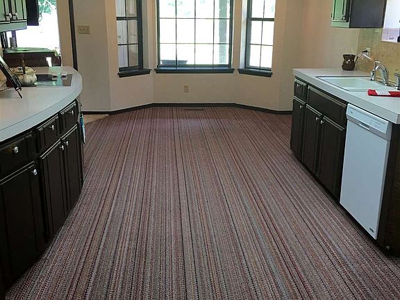 4th image of 913 Quail Creek Dr