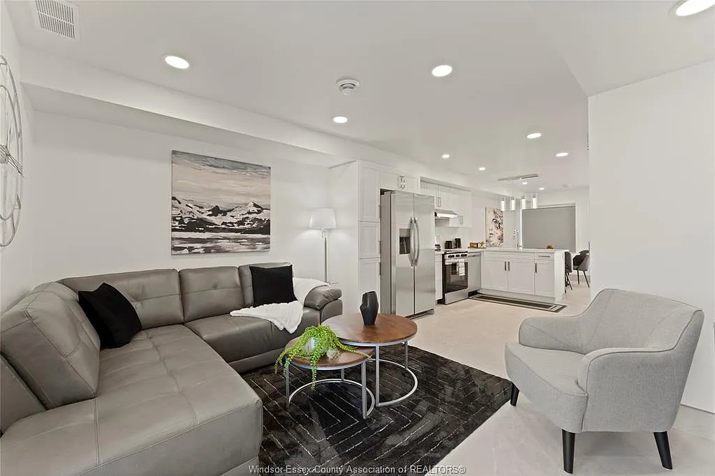 3 bed, 2.5 bath, $3,000 — Photo 4