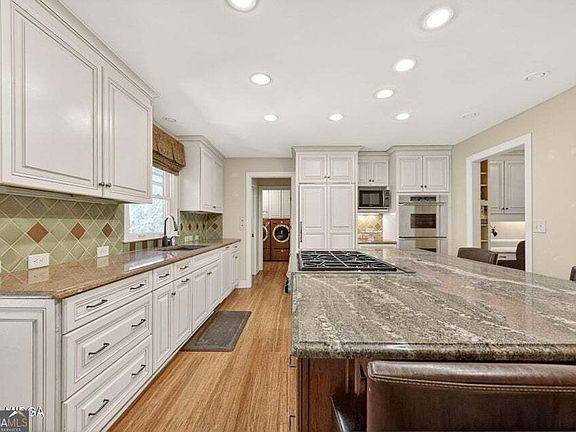 5th image of 4716 Moor Park