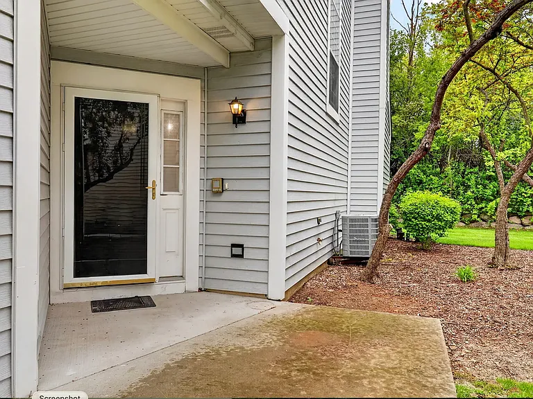 1258 S Candlestick Way — Photo 2