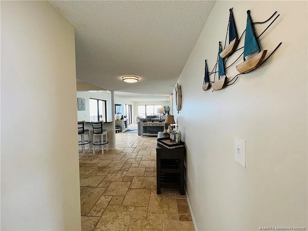 2 bed, 2.0 bath, 1414 sqft, $7,000 — Photo 4