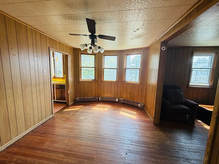 15 Henry St #1 — Photo 6