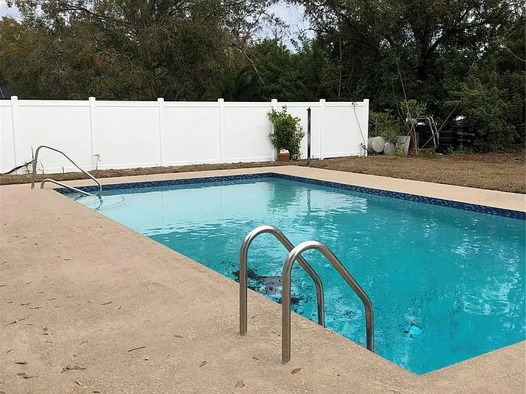 345 Parkland Ave — Photo 15