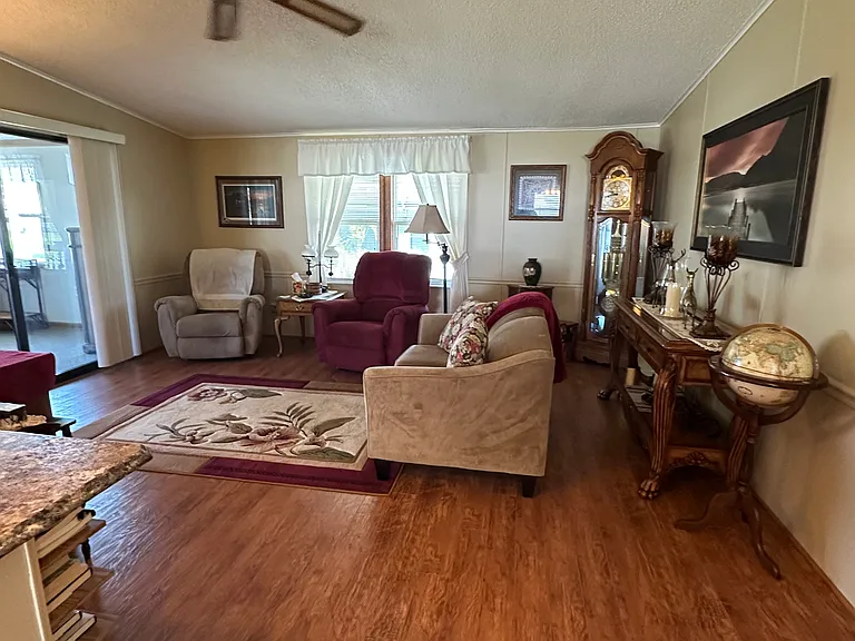 932 Oleander St — Photo 18