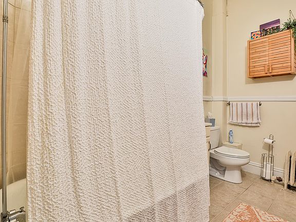 5th image of 241 Middle St APT 9