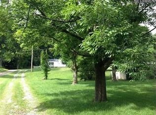 6938 E Wood St, Lowellville, OH 44436