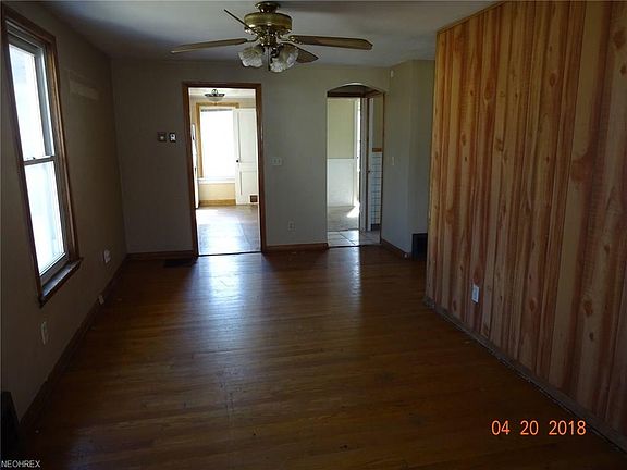 4th image of 6558 Lake Ave