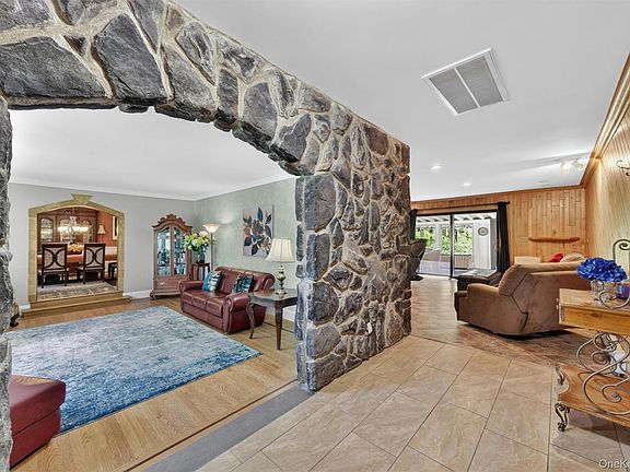 5th image of 40 Farrell Drive