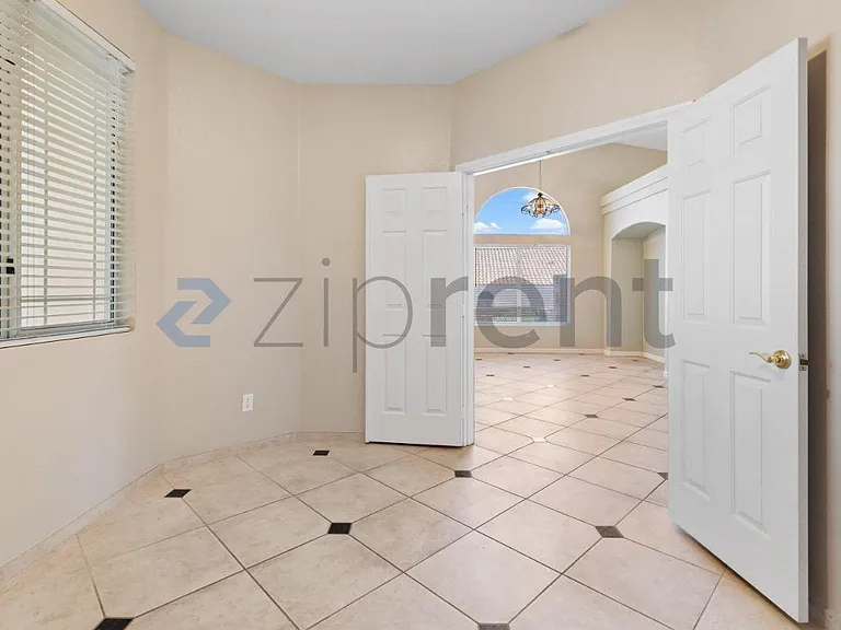 1158 Mirage Lake St — Photo 17