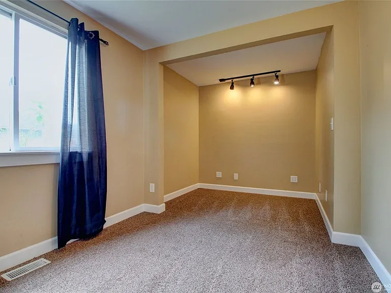 17105 Zoya Dr — Photo 14