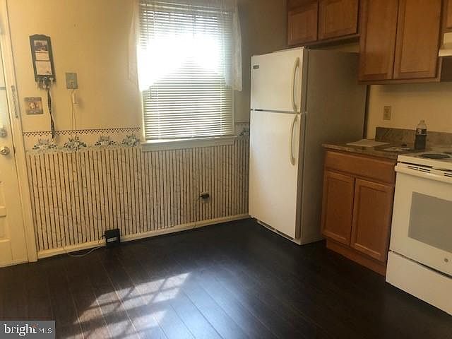 2nd image of 100 Adair St #116