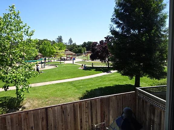 5th image of 554 Skypark Dr