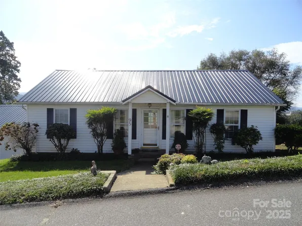 95 Summit St, Old Fort, NC 28752