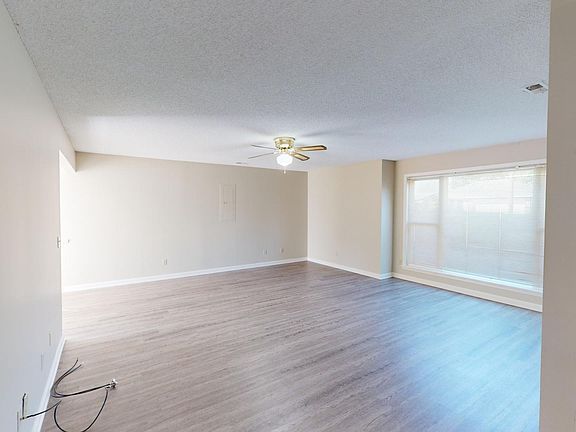 3rd image of 2180 Oakview Ave