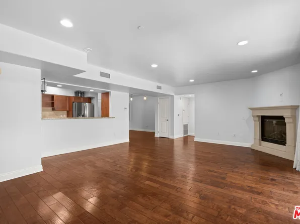 8238 W Manchester Ave APT 209, Playa Del Rey, CA 90293