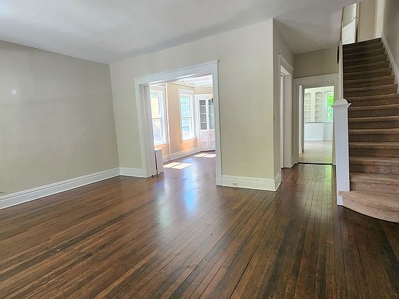 2nd image of 33 Wetmore Ave APT A