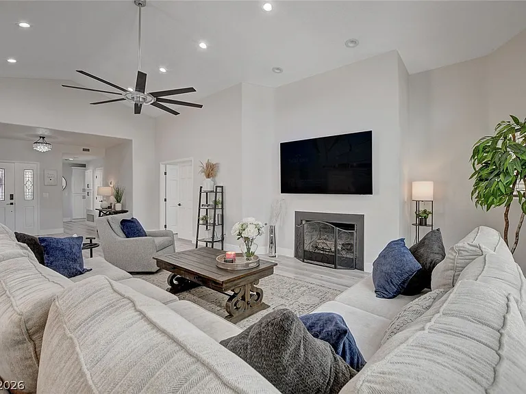 5429 Painted Sunrise Dr — Photo 15