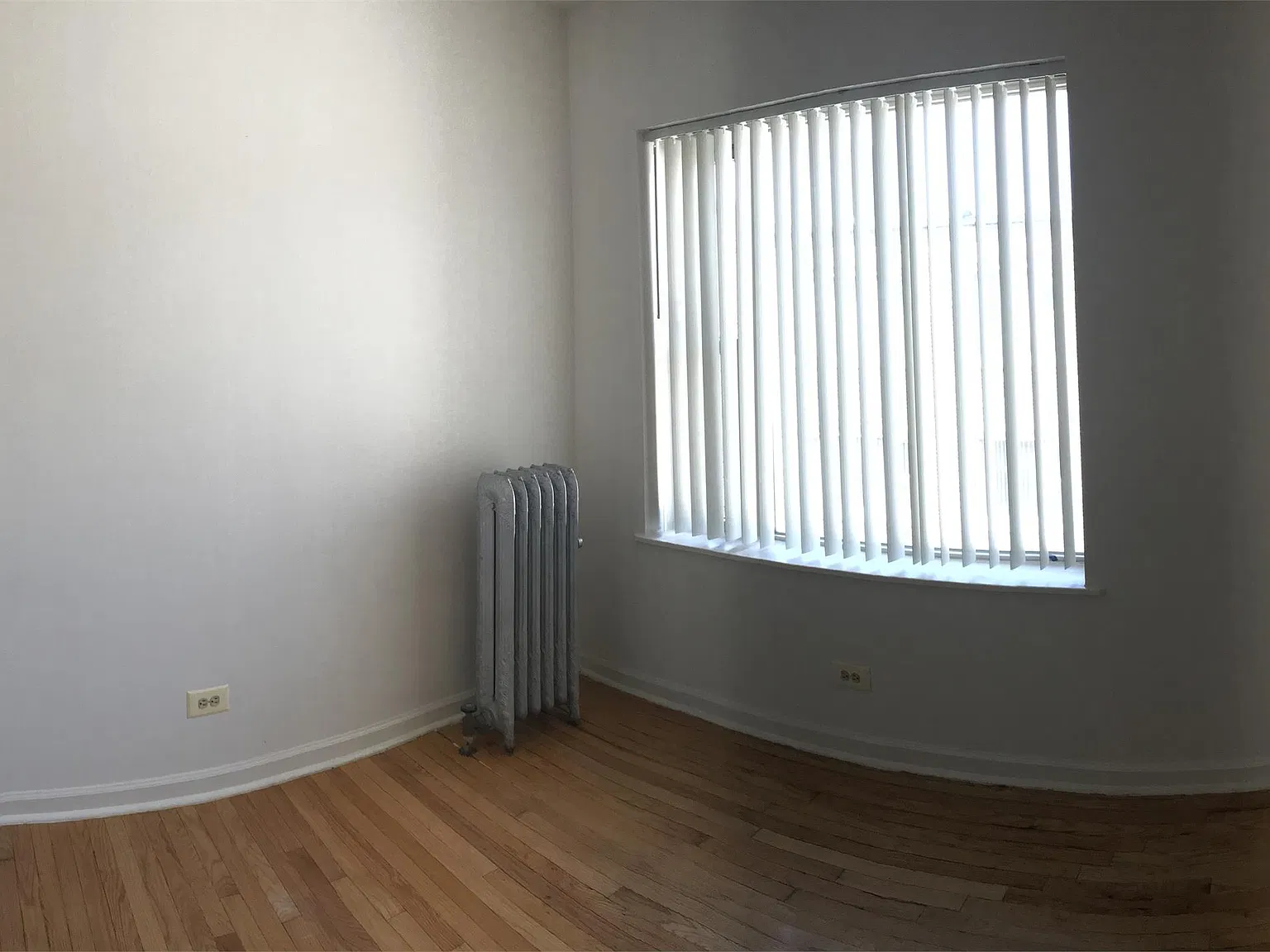 7108 S Rhodes Ave — Photo 4
