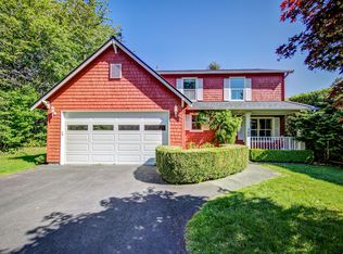 305 Weaver Rd NW, Bainbridge Island, WA 98110