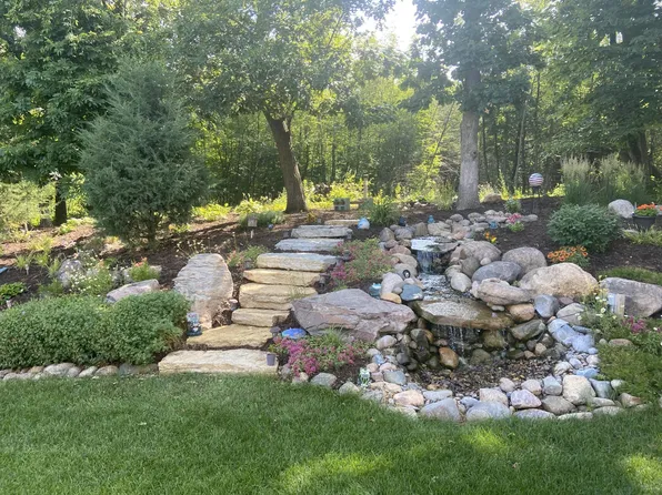 2708 Oak Lawn Dr, Northfield, MN 55057