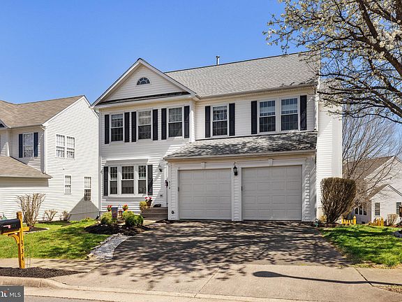 4th image of 534 Estate Ave