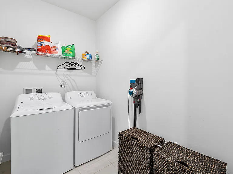 1325 Haywagon Trl — Photo 24