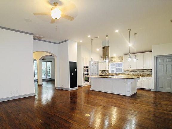 4th image of 7204 Fair Valley Way