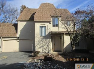 4 Gate House Ln UNIT 4, Edison, NJ 08820