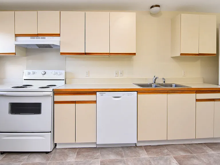 8204 Atlantic Ave #A — Photo 15