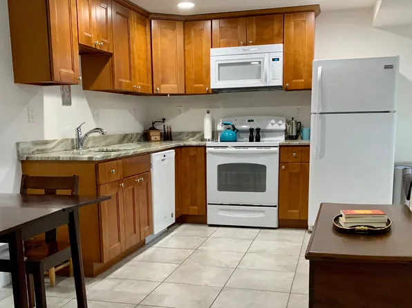 440 21st St NE #1, Washington, DC 20002