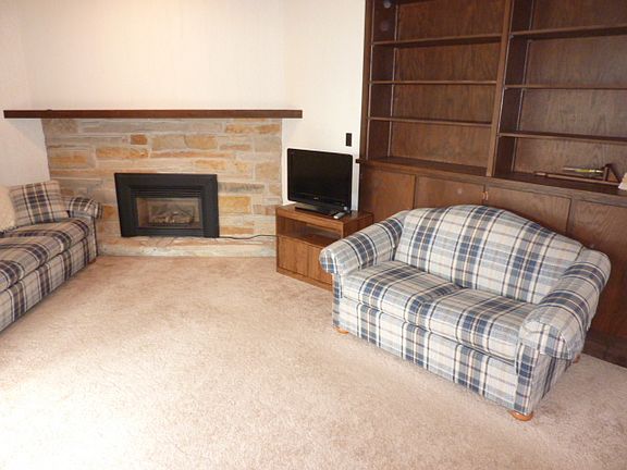 3rd image of 4389 Greenwood Dr