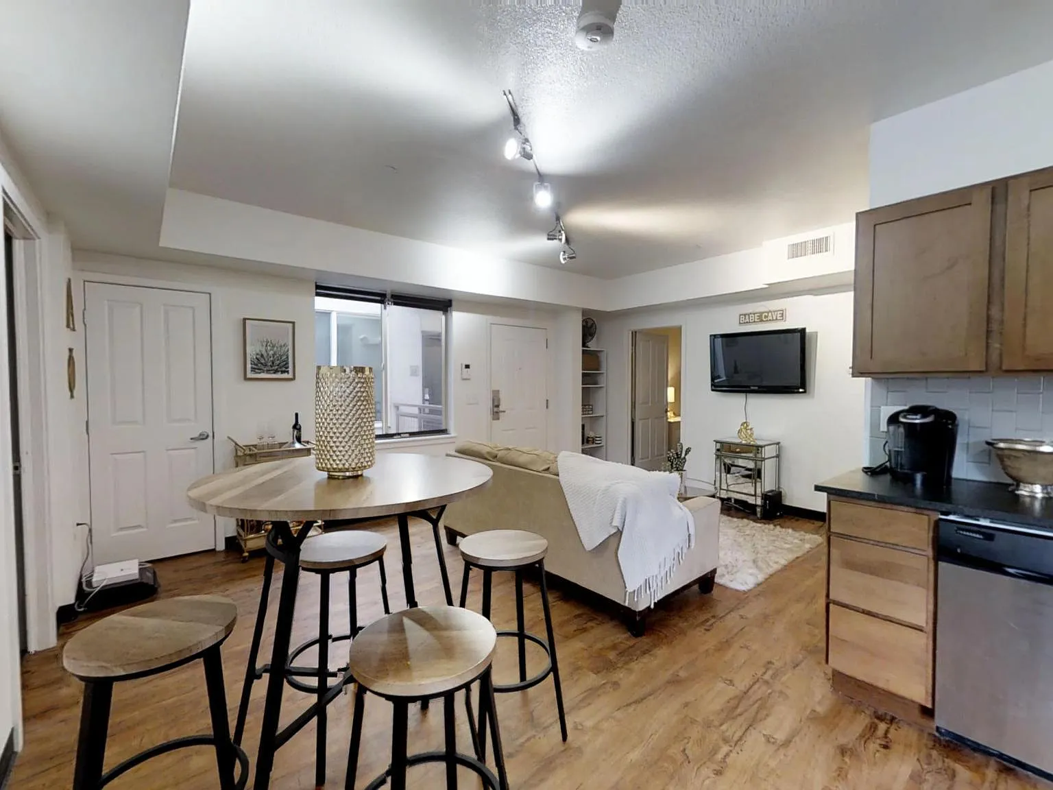 1143 13th St — Photo 3