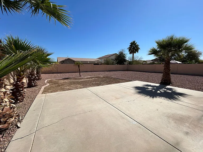 11783 N 143rd Ave — Photo 25