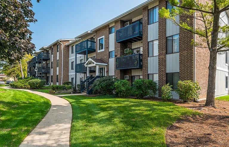 Lakeside at Wheaton Apartments — Photo 55