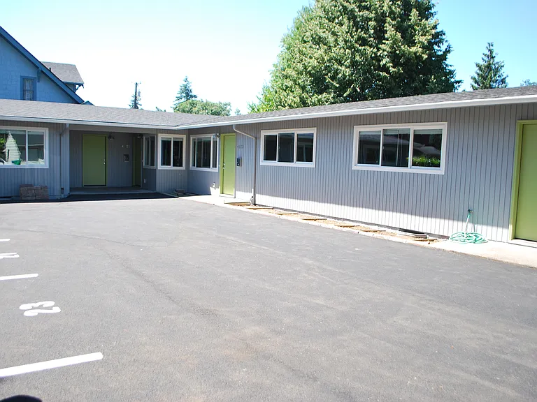 4123 SE Steele St — Photo 10