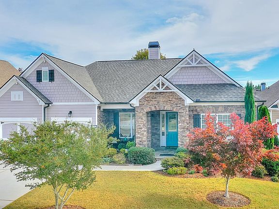 2nd image of 1056 Creekwood Cir