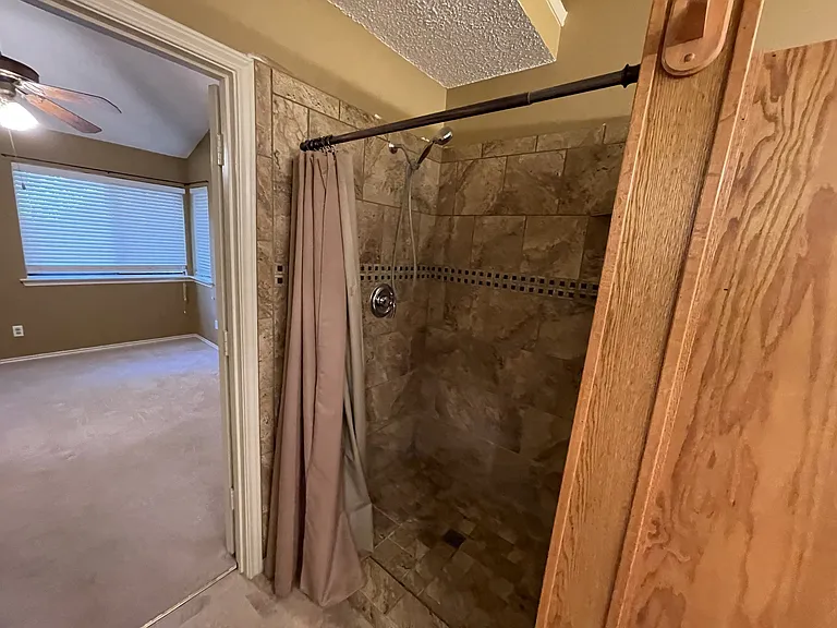 3202 Fairview Dr — Photo 17