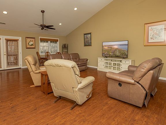 5th image of 137 Jamestown Ln