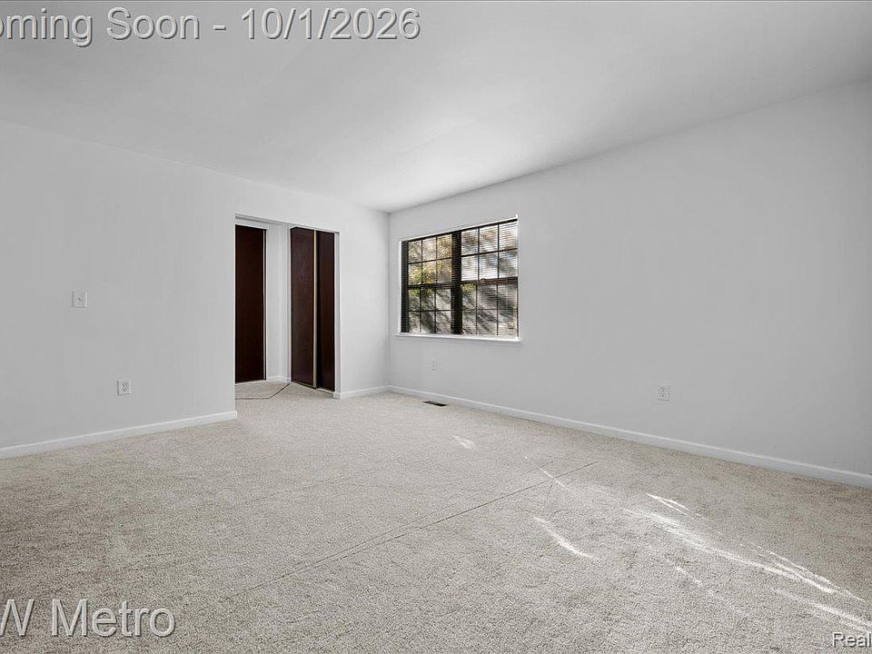 25168 Maplebrooke Dr, photo 21