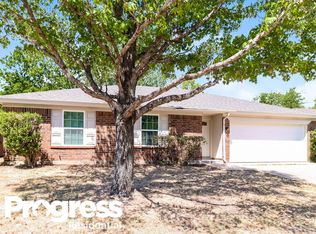 6404 Rock Springs Dr, Arlington, TX 76001