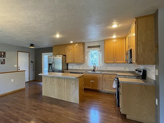 2nd image of 607 W 17th Ave