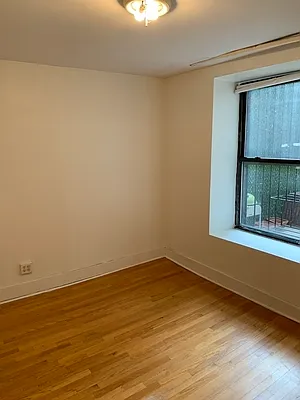 Rented by EXR | media 12